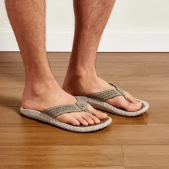 Slipper OluKai Men Ulele Clay Mustang -StormGear Verkoop 10435 1013 101 M Ulele ClyMus Web Opt 1024x1024