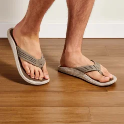 Slipper OluKai Men Ulele Clay Mustang -StormGear Verkoop 10435 1013 102 M Ulele ClyMus Web Opt 1024x1024