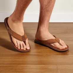 Slipper OluKai Men Tuahine Toffee Toffee -StormGear Verkoop 10465 3333 102 M Tuahine TofTof Web Opt 1024x1024