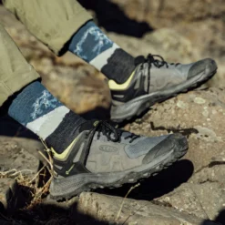 Wandelschoen Keen Men Explore Waterproof Magnet Bright Yellow -StormGear Verkoop Men20Explore20Magnet20Bright20Yellow205